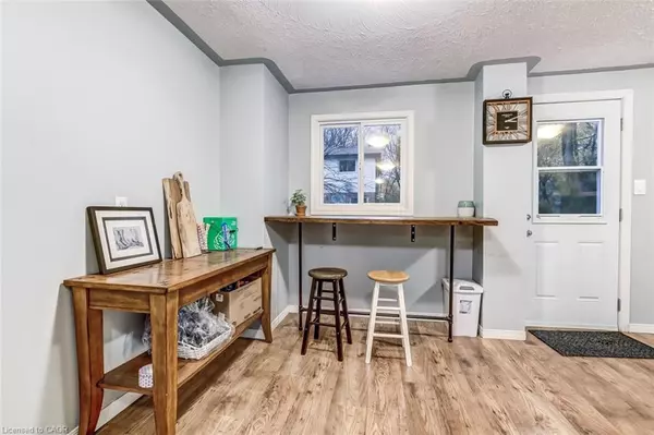 Port Dover, ON N0A 1N4,214 Richardson Drive #28