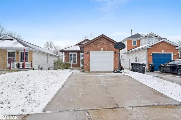 Collingwood, ON L9Y 4S9,16 Bush Street