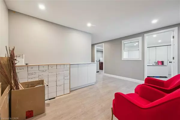 Waterloo, ON N2V 1Z7,60 Baffin Place #2