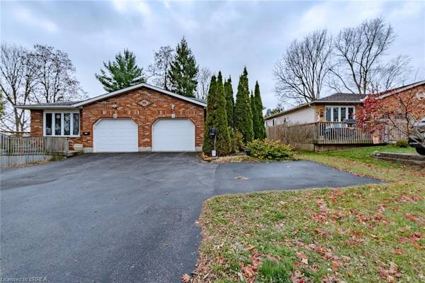 13 Dundas Street W, Paris, ON N3L 1E9