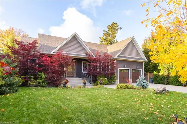 2073 Deramore Drive, Oakville, ON L6J 2P7