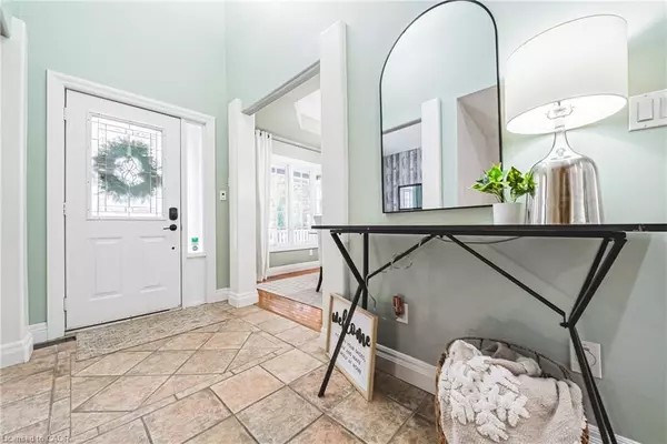 Carlisle, ON L0R 1H3,18 Palomino Drive