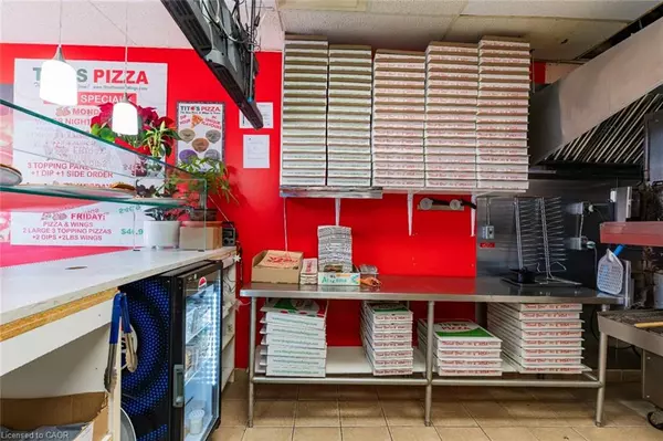 Elmira, ON N3B 1C5,112 Oriole Parkway W #6