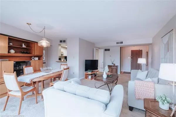 Oakville, ON L6H 3K6,1230 Marlborough Court #305