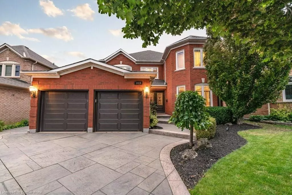 Oakville, ON L6H 6E4,1418 Summerhill Crescent