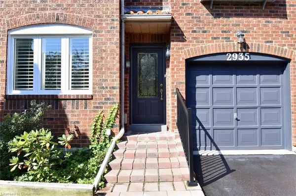 Oakville, ON L6J 7J4,2935 Redbud Avenue