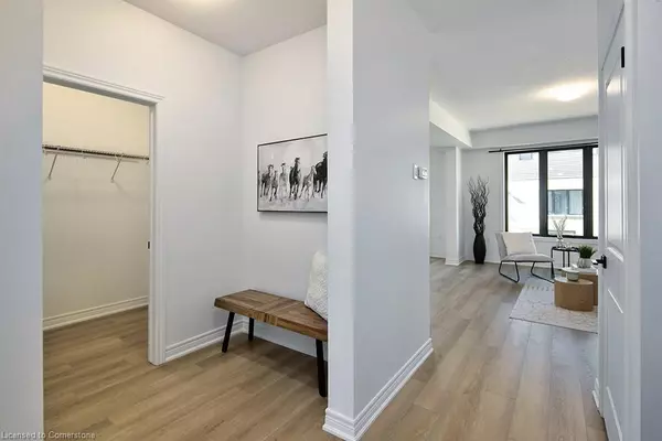 Collingwood, ON L9Y 4B3,76 Mclean Avenue