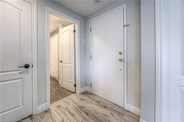 Hamilton, ON L8P 2Z6,135 James Street S #1601