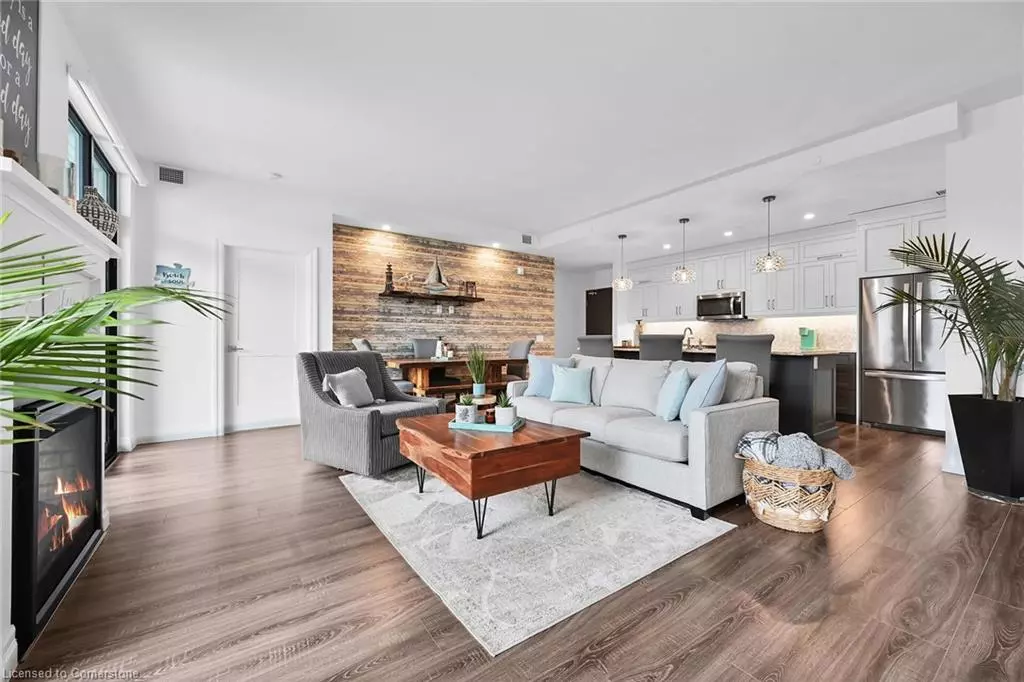 Port Dover, ON N0A 1N2,38 Harbour Street #212