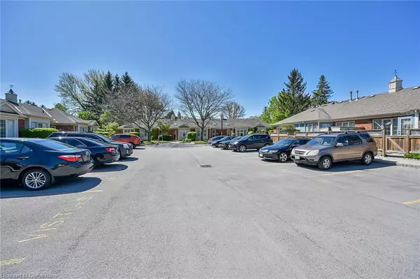 Ancaster, ON L9G 4K7,175 Fiddlers Green Road #8