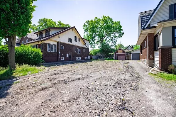 Niagara Falls, ON L2E 1Z4,4880 Willmott Street