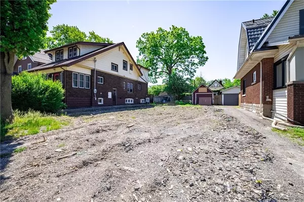 Niagara Falls, ON L2E 1Z4,4880 Willmott Street