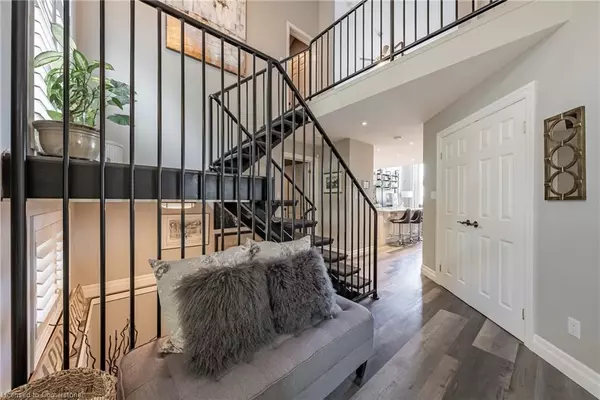 Port Dover, ON N0A 1N0,2017 Maple Boulevard