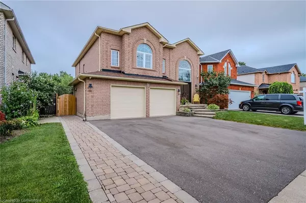 Waterdown, ON L0R 2H6,17 Chesapeake Drive