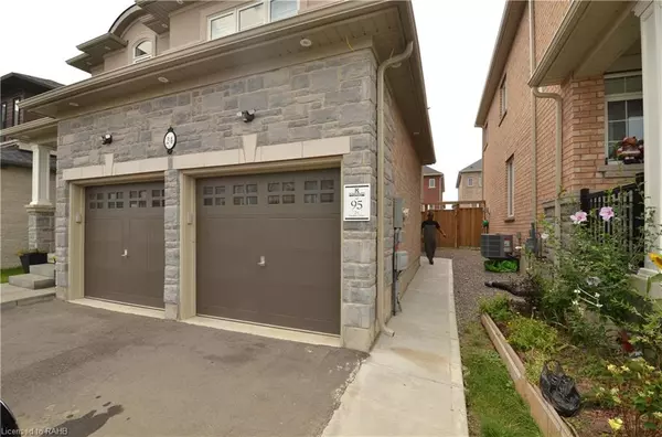 Ancaster, ON L9K 0H4,24 Findlay Drive #UNIT B