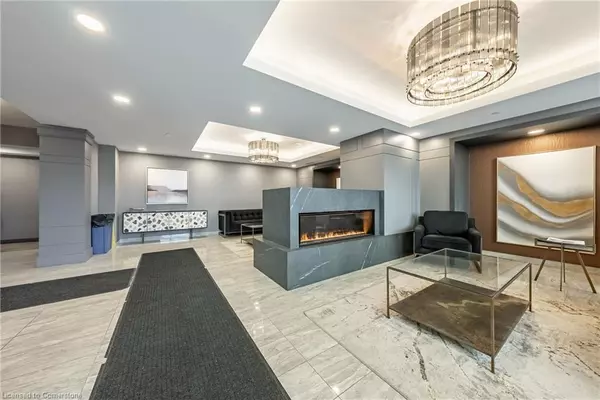 Beamsville, ON L3J 2J3,5055 Greenlane Road #PH610