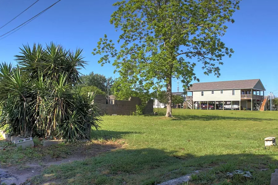 505 & 507 N 12th ST, Morehead City, NC 28557