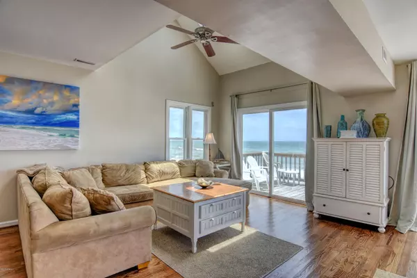 North Topsail Beach, NC 28460,1174 New River Inlet RD