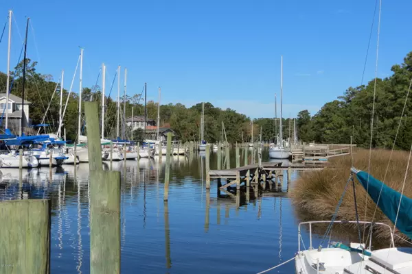 Oriental, NC 28571,410 Whittaker Point RD