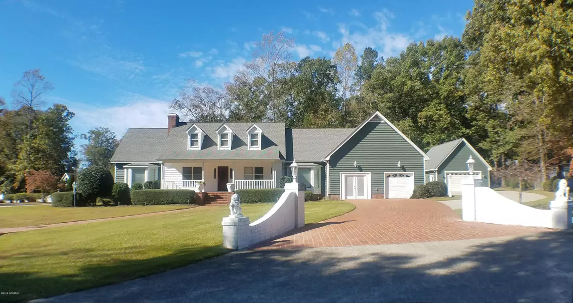 1040 Boyce ST, Williamston, NC 27892