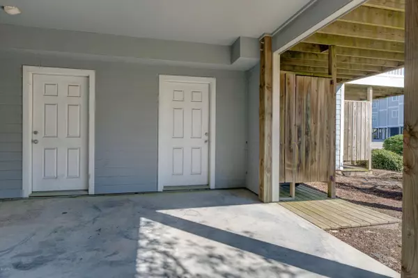 Surf City, NC 28445,402 Sandpiper LN