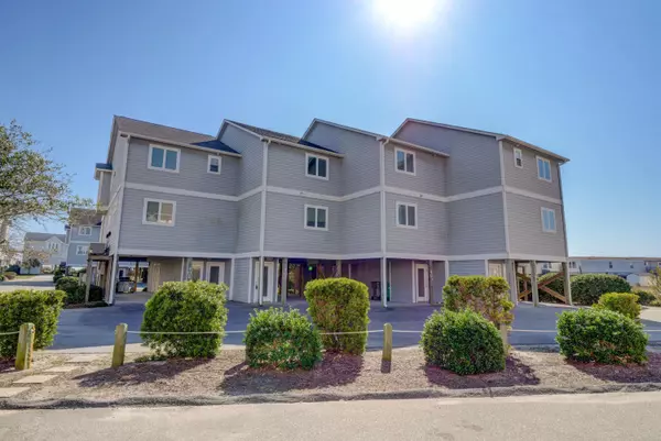 Surf City, NC 28445,402 Sandpiper LN