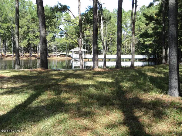 9162 E Lake Road, Calabash, NC 28467