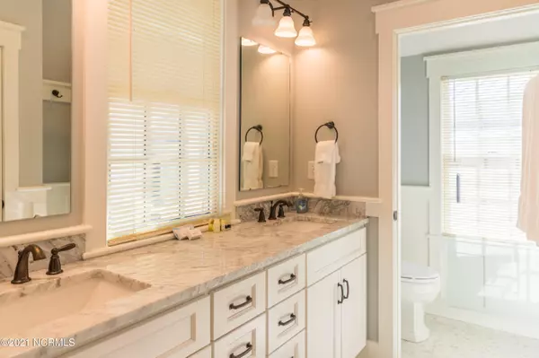 Oriental, NC 28571,17 Back Cove CIR #32d