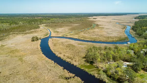 218 Waters Edge Drive, Newport, NC 28570