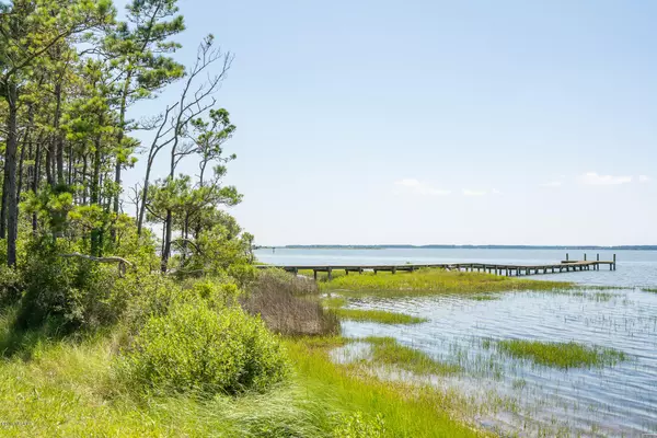 995 Crow Hill RD, Beaufort, NC 28516
