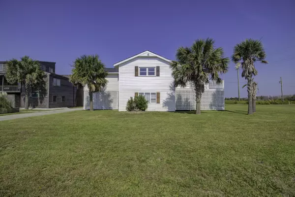 702 Trade Winds DR, North Topsail Beach, NC 28460