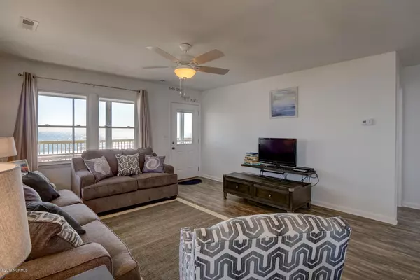 Surf City, NC 28445,1338 S Shore DR