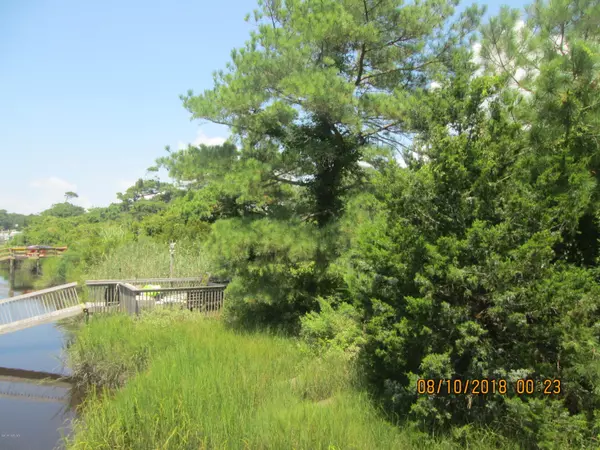 Oak Island, NC 28465,121 SE 9th Street