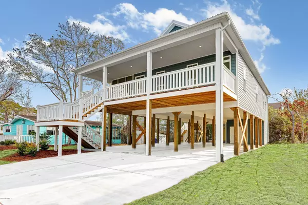 Oak Island, NC 28465,156 NE 19th ST