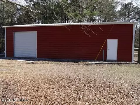 Roseboro, NC 28382,732 County Line Road