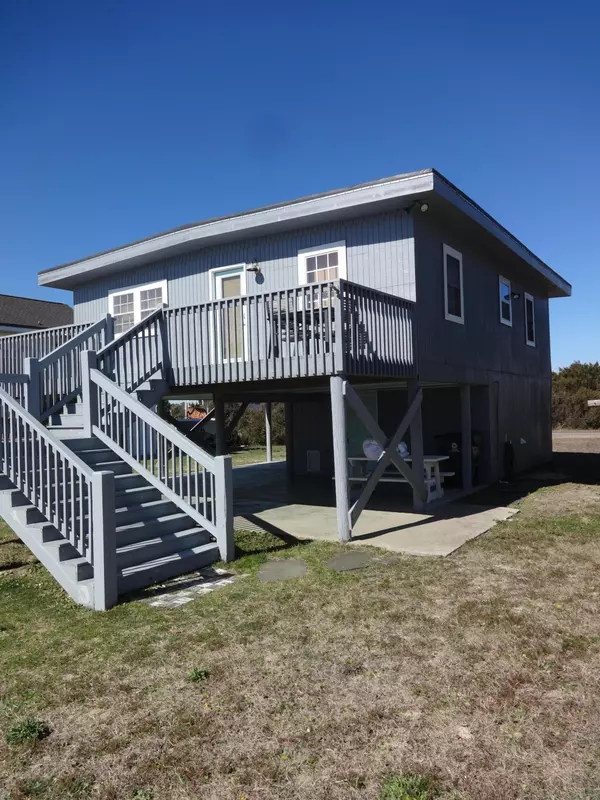 1024 W Beach Drive, Oak Island, NC 28465