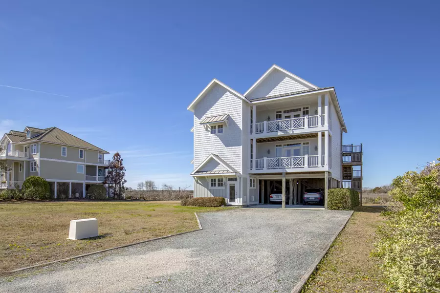 135 Old Village LN, North Topsail Beach, NC 28460