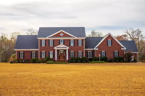 Kinston, NC 28504,328 Oak Bluff RD