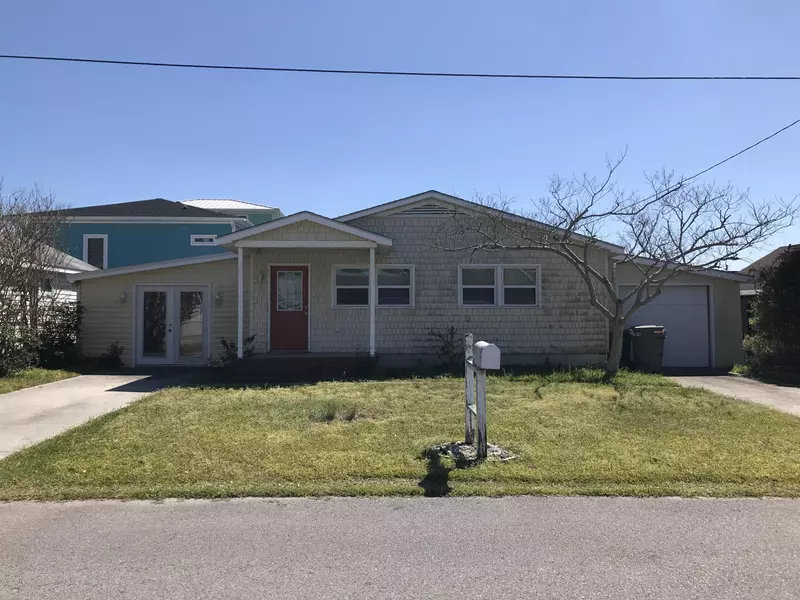 305 5th AVE S, Kure Beach, NC 28449