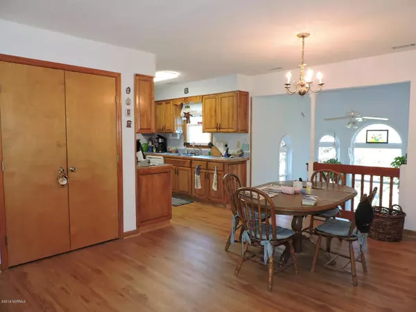 Emerald Isle, NC 28594,106 Dorothy CT