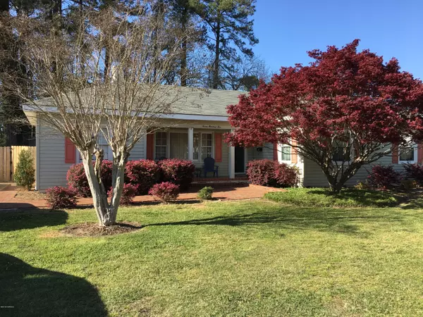 705 W Cutchin ST, Clinton, NC 28328