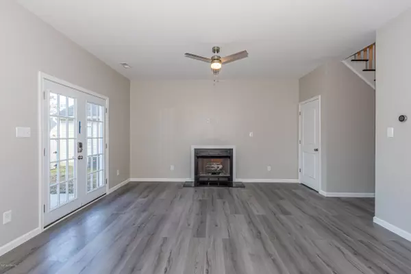 Richlands, NC 28574,105 Trenton ST