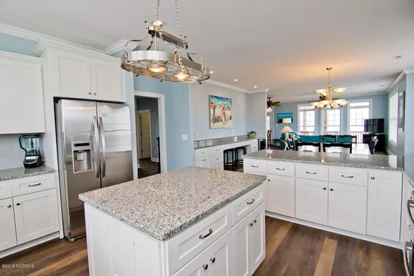 Emerald Isle, NC 28594,4302 Emerald DR