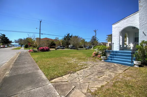 Morehead City, NC 28557,106 S 21st ST