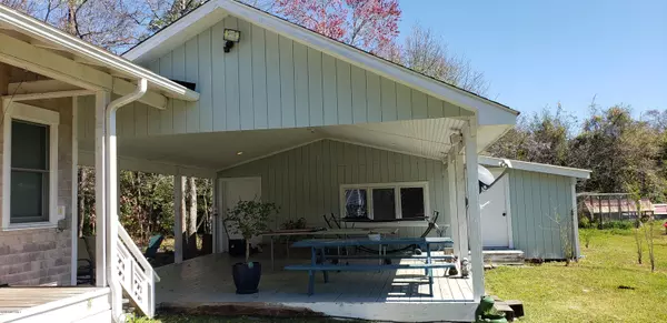 Southport, NC 28461,818 E Cape Harbor DR