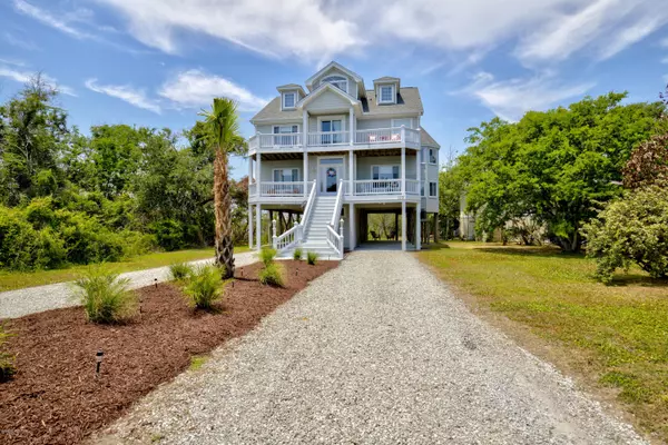 North Topsail Beach, NC 28460,117 Old Village LN