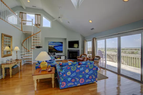 North Topsail Beach, NC 28460,117 Old Village LN