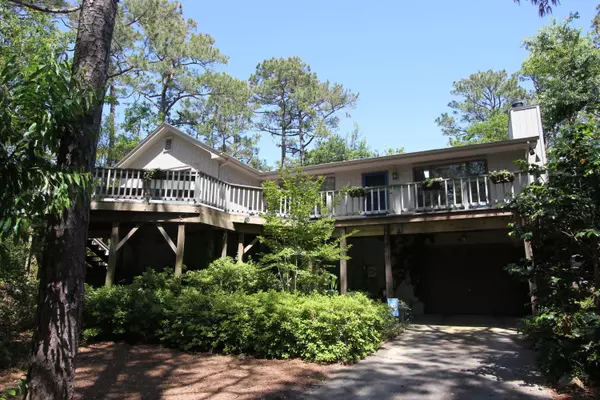 Pine Knoll Shores, NC 28512,101 Walnut CIR