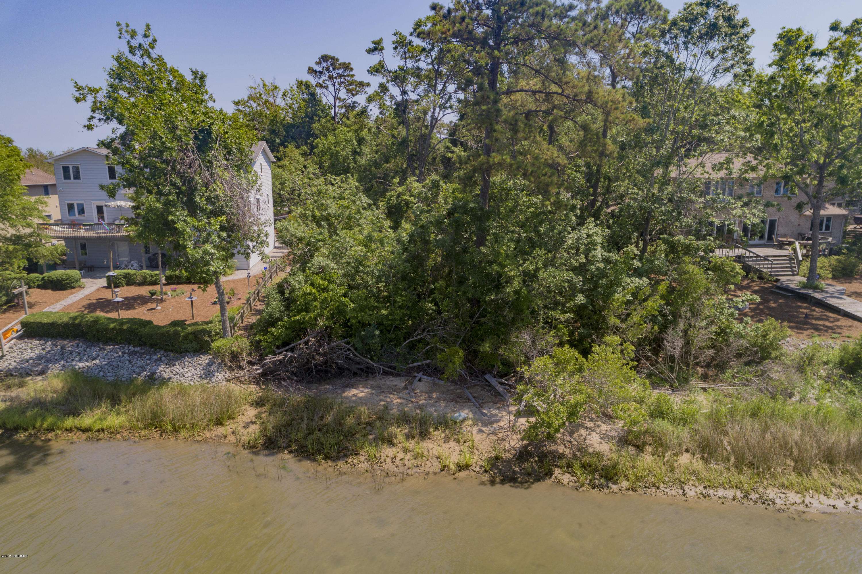 Sneads Ferry, NC 28460,907 Chadwick Shores DR