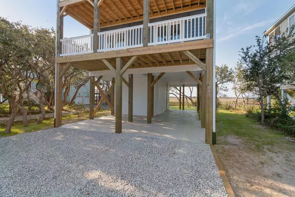 Surf City, NC 28445,1007 N New River DR